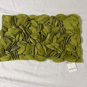 Kingrose velvet pillow cover NWT